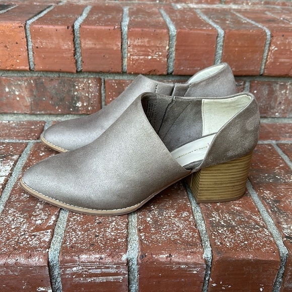 BC Footwear Taupe Cutout Ankle Bootie Women's Size 9.5 - Picture 3 of 7